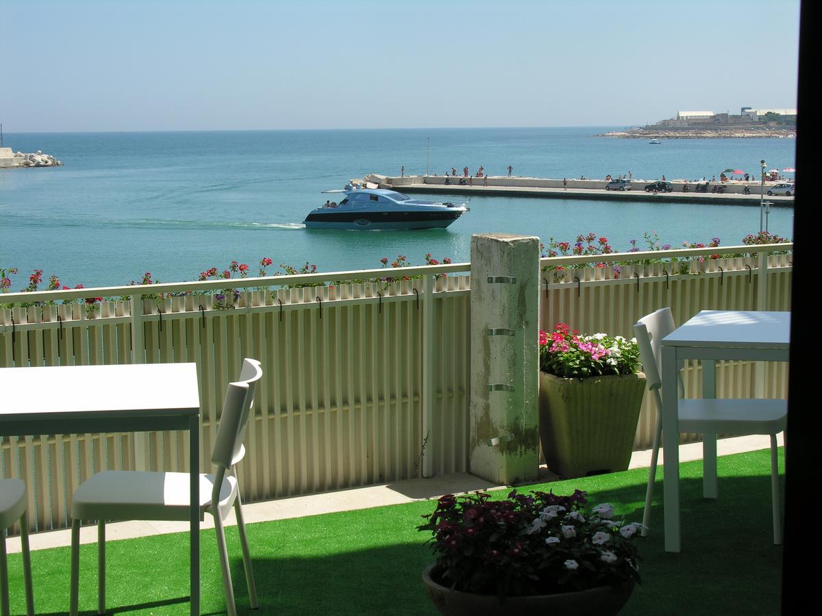 B&B La Baia Sea Rooms บิสเชลเย ภายนอก รูปภาพ