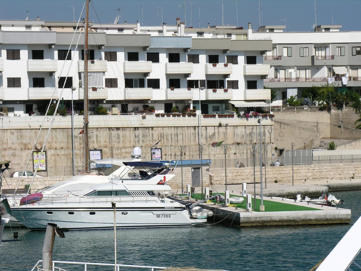 B&B La Baia Sea Rooms บิสเชลเย ภายนอก รูปภาพ