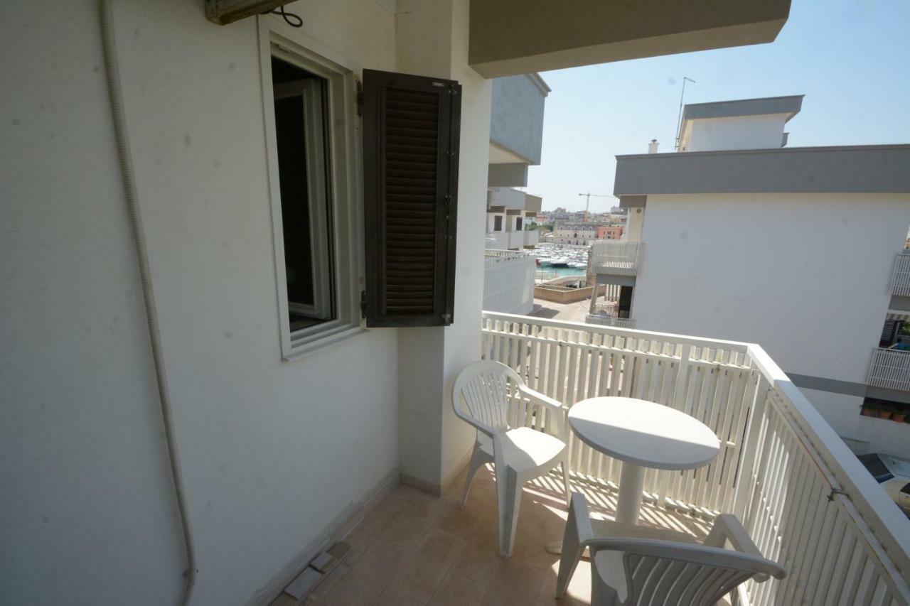 B&B La Baia Sea Rooms บิสเชลเย ภายนอก รูปภาพ
